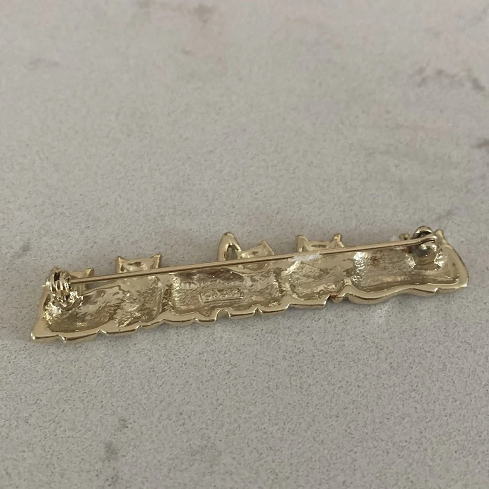 Gold Cat Brooch Five Artsy Sitting Cats Pin